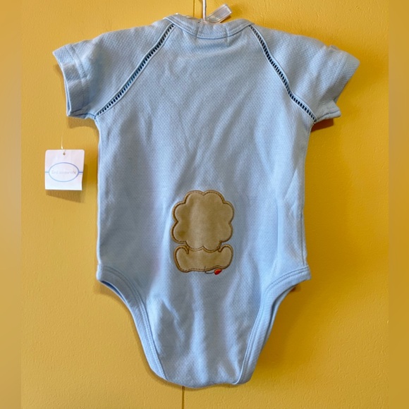 First Moments Onesie 6-9 months - Picture 3 of 5